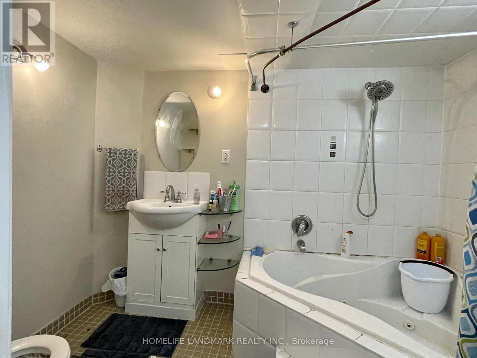 Bsmt - 31 Compton Drive, Toronto, Ontario  M1R 4A5 - Photo 8 - E12532754