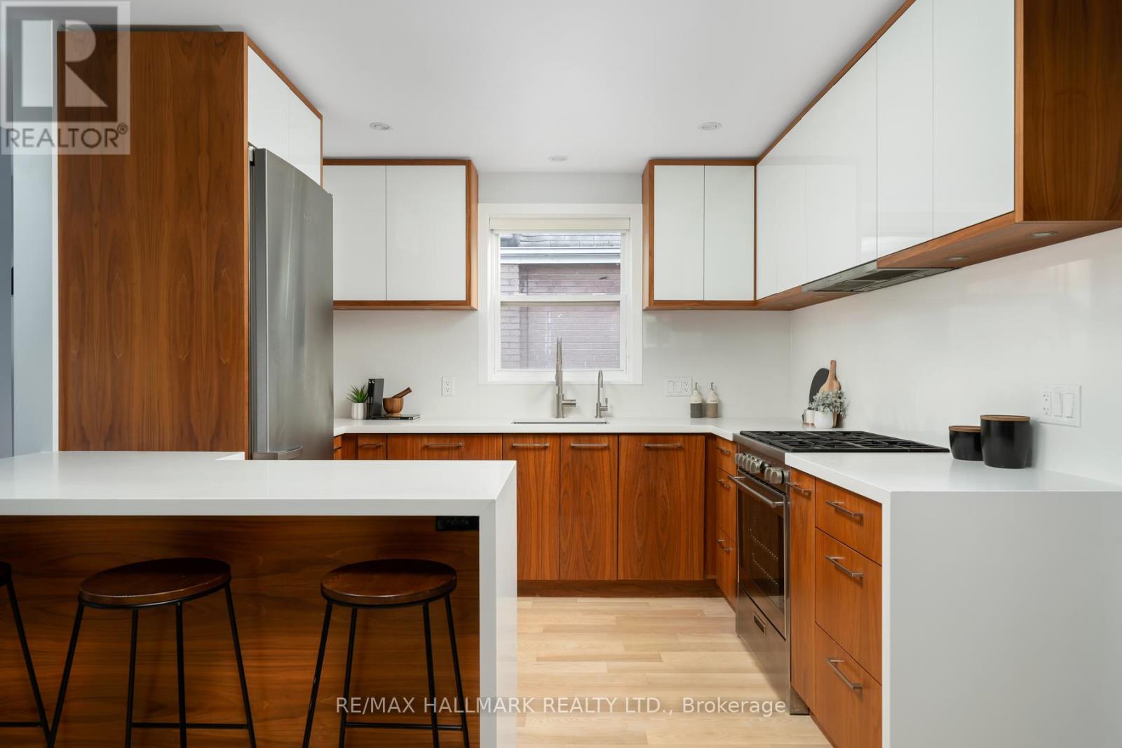 26 Hutton Avenue, Toronto, Ontario  M4C 3L3 - Photo 13 - E12532858