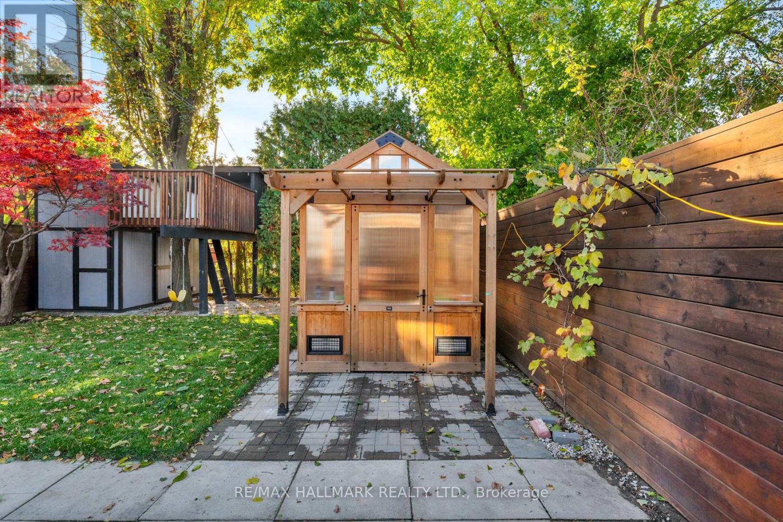 26 Hutton Avenue, Toronto, Ontario  M4C 3L3 - Photo 38 - E12532858