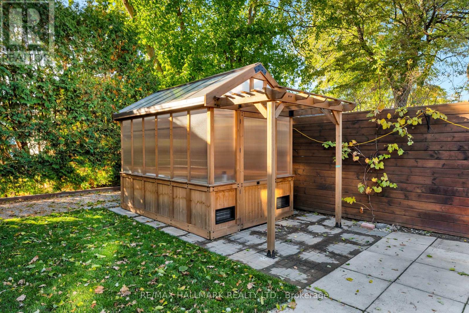 26 Hutton Avenue, Toronto, Ontario  M4C 3L3 - Photo 40 - E12532858