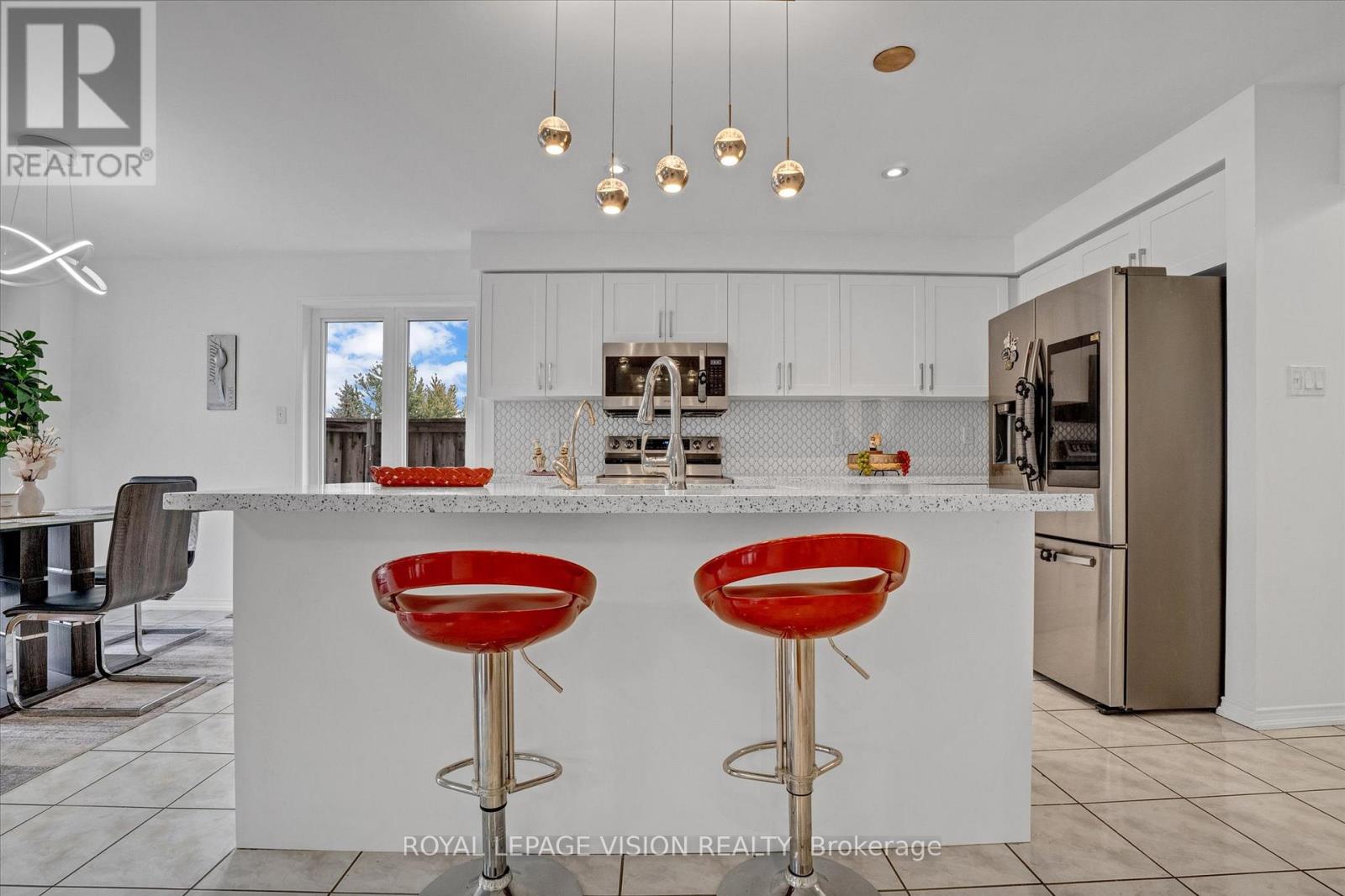 1330 Aldergrove Drive, Oshawa, Ontario  L1K 2Y6 - Photo 11 - E12532870