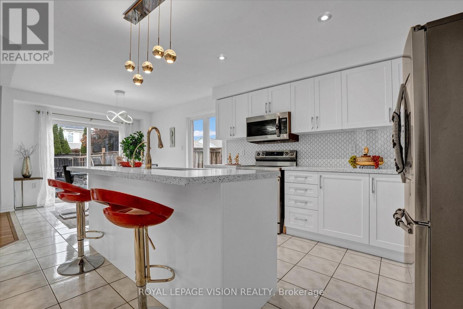 1330 Aldergrove Drive, Oshawa, Ontario  L1K 2Y6 - Photo 12 - E12532870