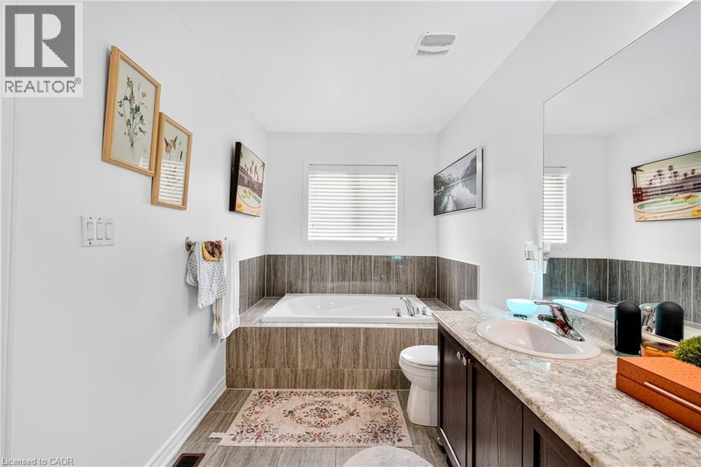 57 Sparkle Drive, Thorold, Ontario  L2V 0H2 - Photo 13 - 40787337