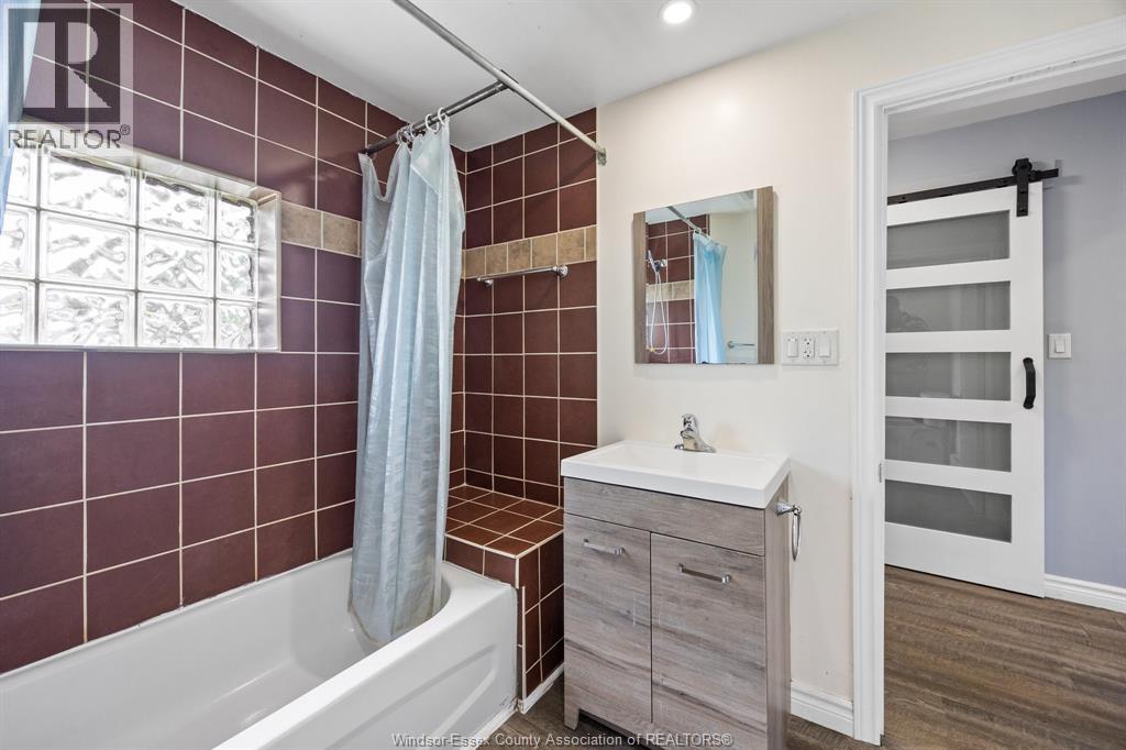 817 Chatham Street East, Windsor, Ontario  N9A 2X8 - Photo 9 - 25028546