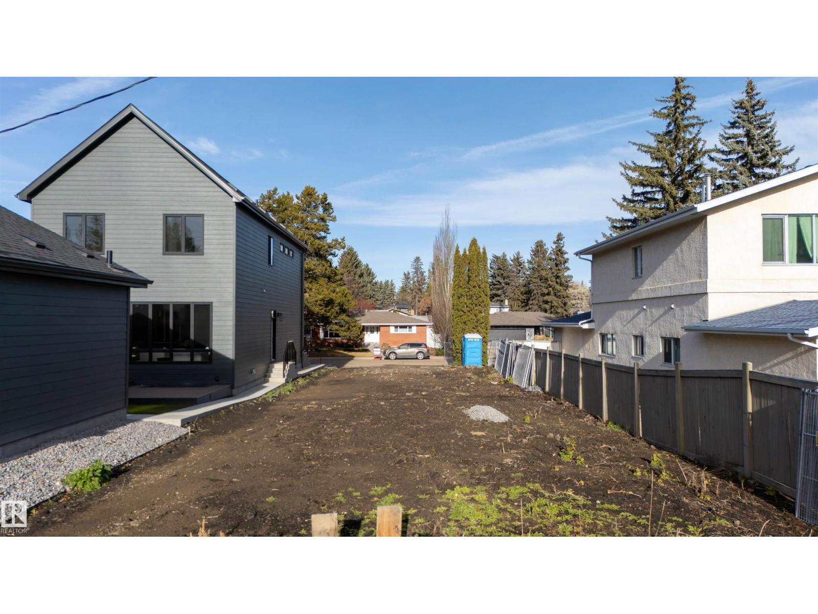 40b Valleyview Cr Nw, Edmonton, Alberta  T5R 5S6 - Photo 4 - E4465216