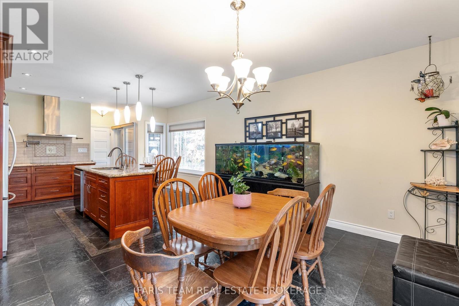 5565 5th Line, New Tecumseth, Ontario  L0G 1W0 - Photo 11 - N12532772