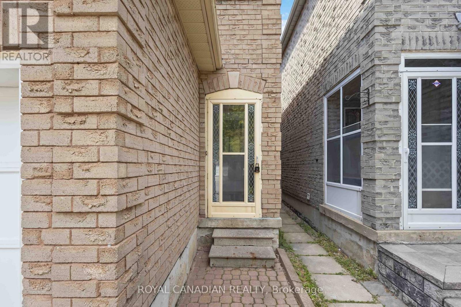 Upper - 107 Joycedale Street, Markham, Ontario  L3S 3J2 - Photo 4 - N12532852