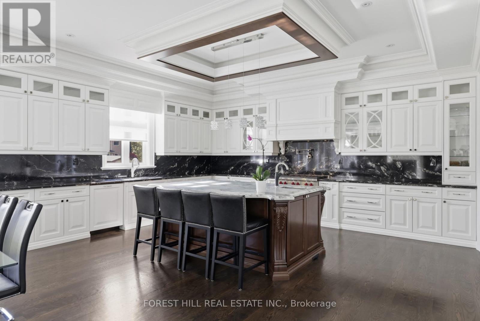 39 Patricia Drive E, King, Ontario  L7B 1H5 - Photo 12 - N12532862