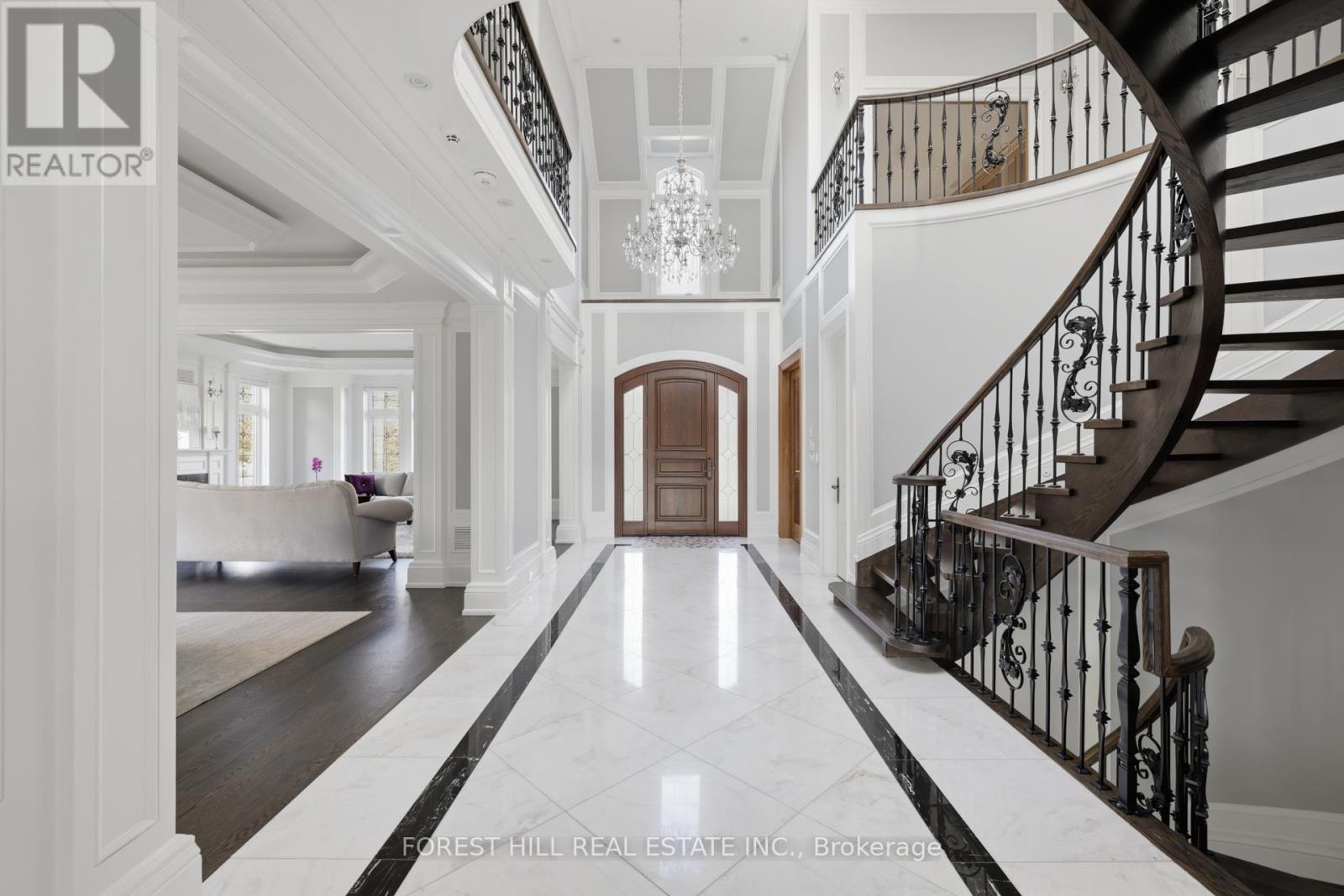 39 Patricia Drive E, King, Ontario  L7B 1H5 - Photo 5 - N12532862