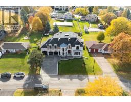 39 PATRICIA DRIVE E, King, Ontario