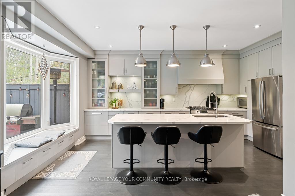 107 Westbury Court, Richmond Hill, Ontario  L4S 2L3 - Photo 12 - N12528740