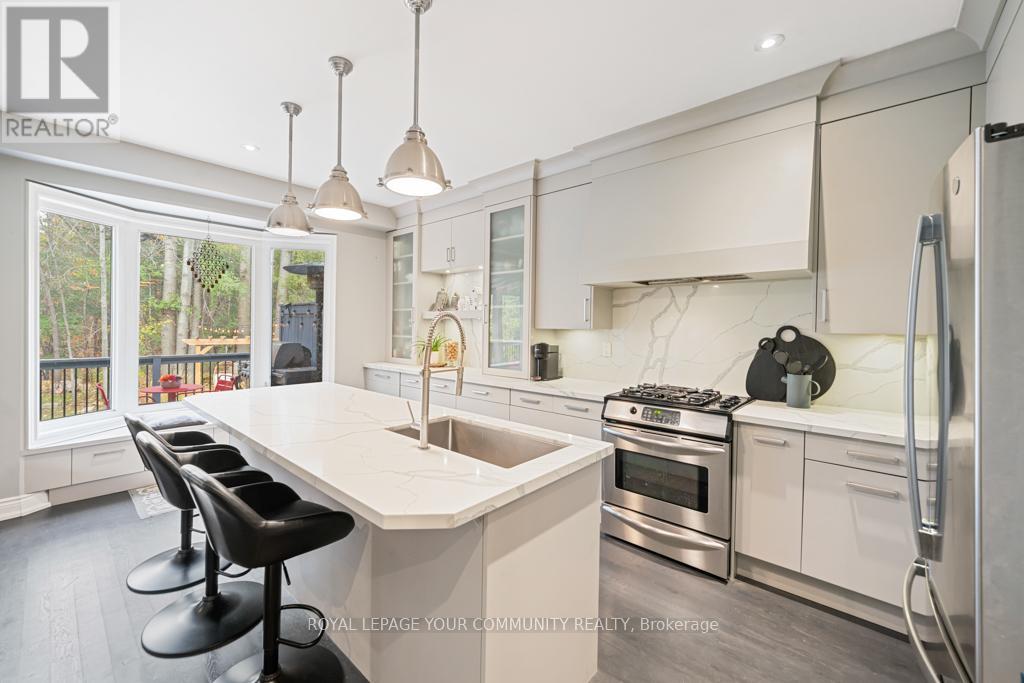 107 Westbury Court, Richmond Hill, Ontario  L4S 2L3 - Photo 11 - N12528740