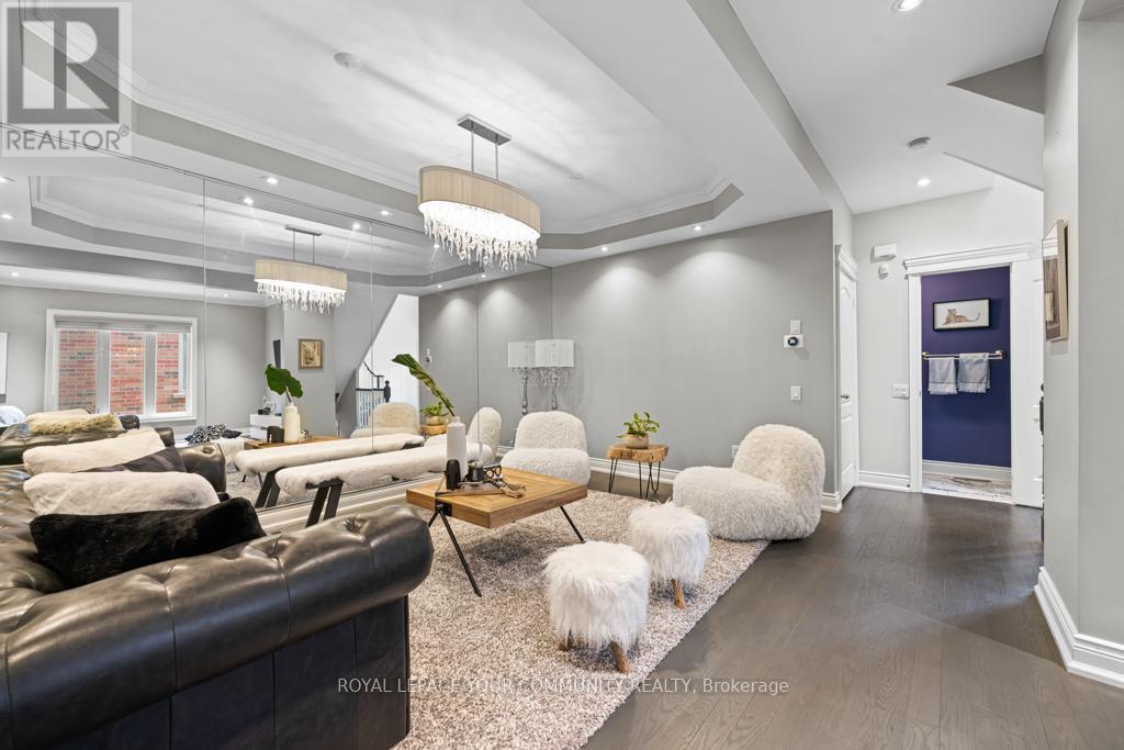 107 Westbury Court, Richmond Hill, Ontario  L4S 2L3 - Photo 6 - N12528740