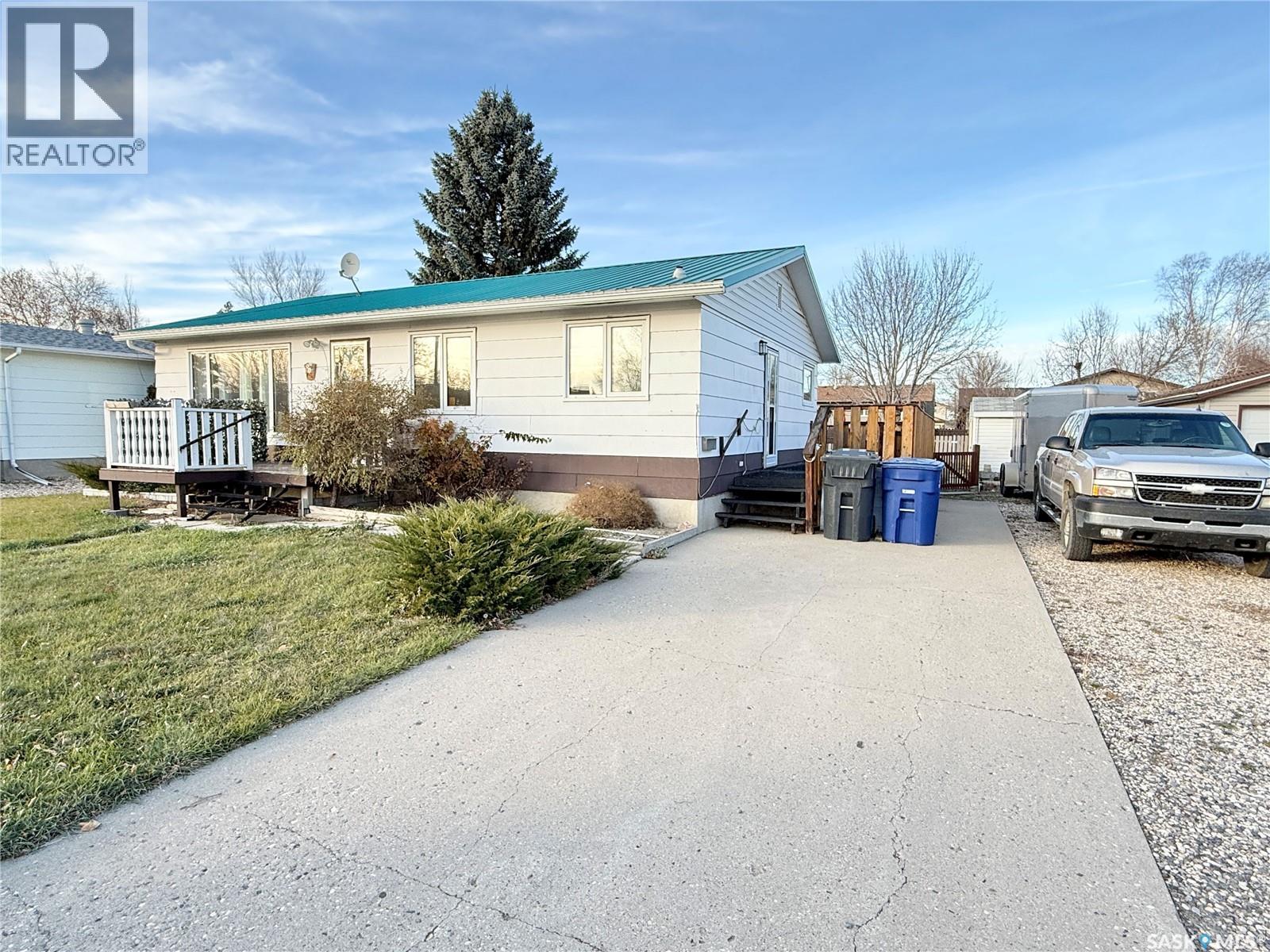 732 Duncan DRIVE, Weyburn, Saskatchewan