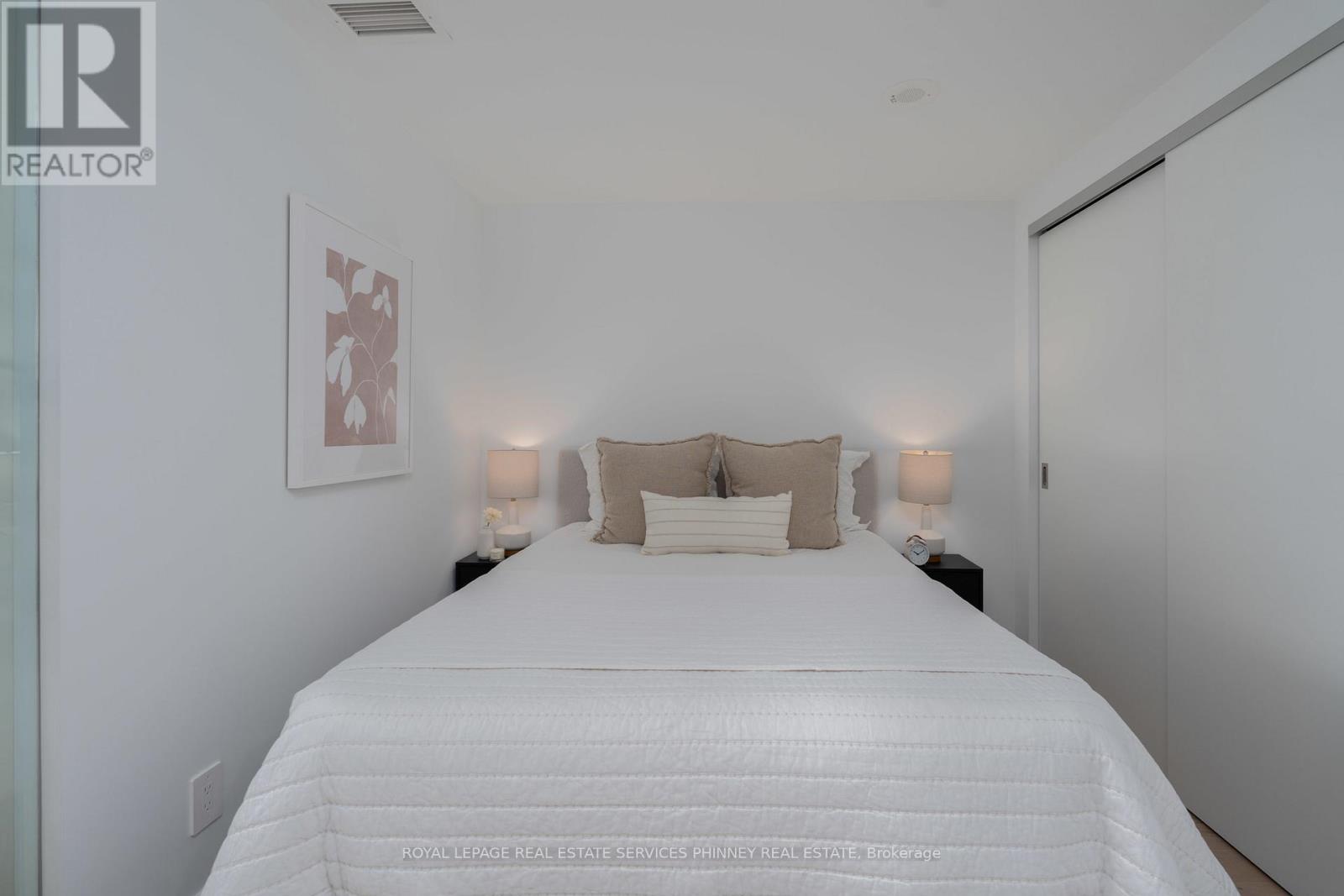 515 - 2720 Dundas Street W, Toronto, Ontario  M6P 0C3 - Photo 11 - W12532760