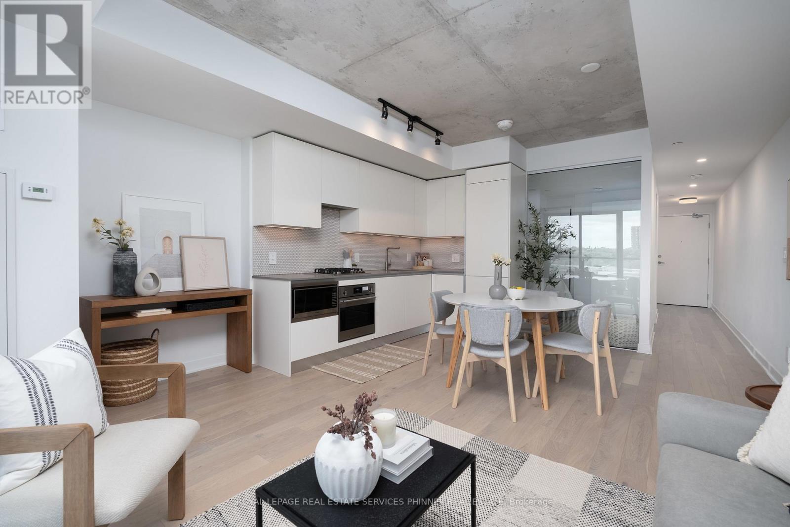 515 - 2720 Dundas Street W, Toronto, Ontario  M6P 0C3 - Photo 7 - W12532760