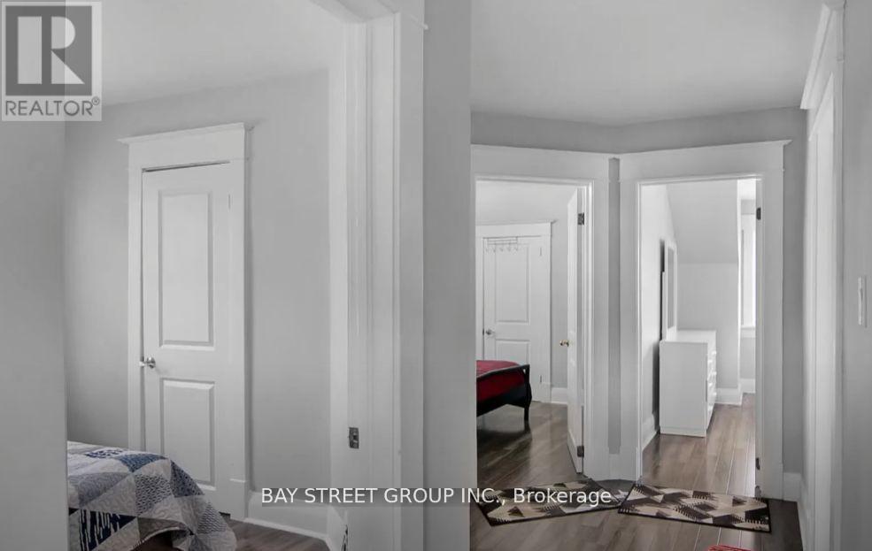 Upper - 92 Nelson Street W, Brampton, Ontario  L6X 1W2 - Photo 6 - W12532814