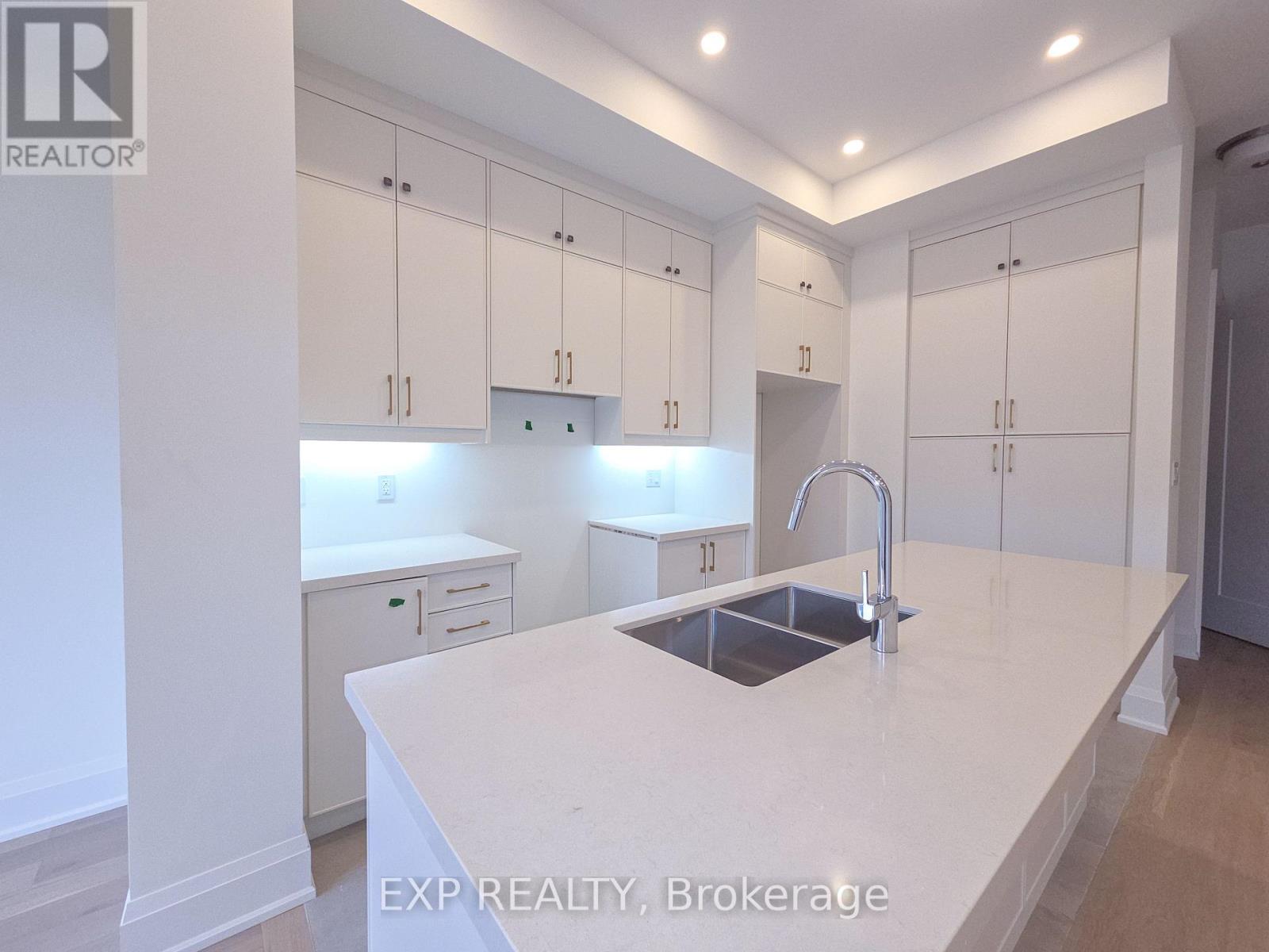 3328 Azam Way, Oakville, Ontario  L6M 4K1 - Photo 10 - W12532846