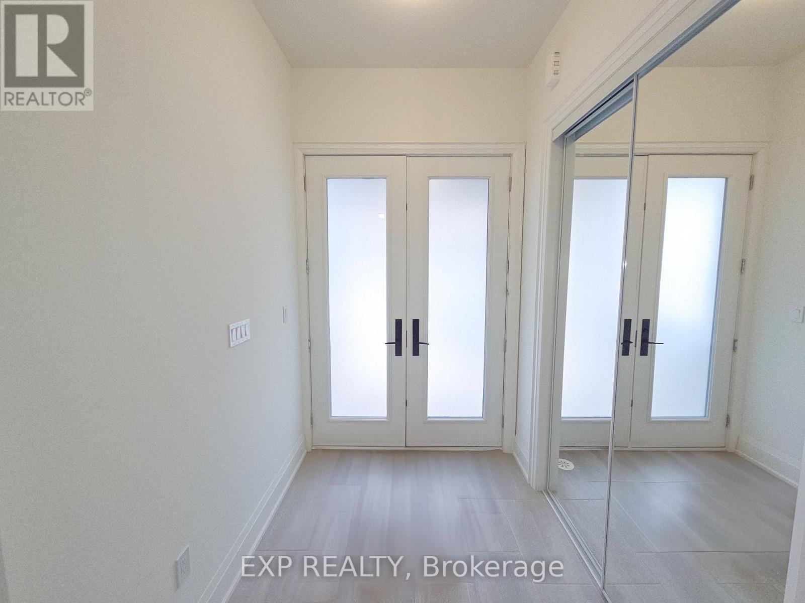 3328 Azam Way, Oakville, Ontario  L6M 4K1 - Photo 2 - W12532846