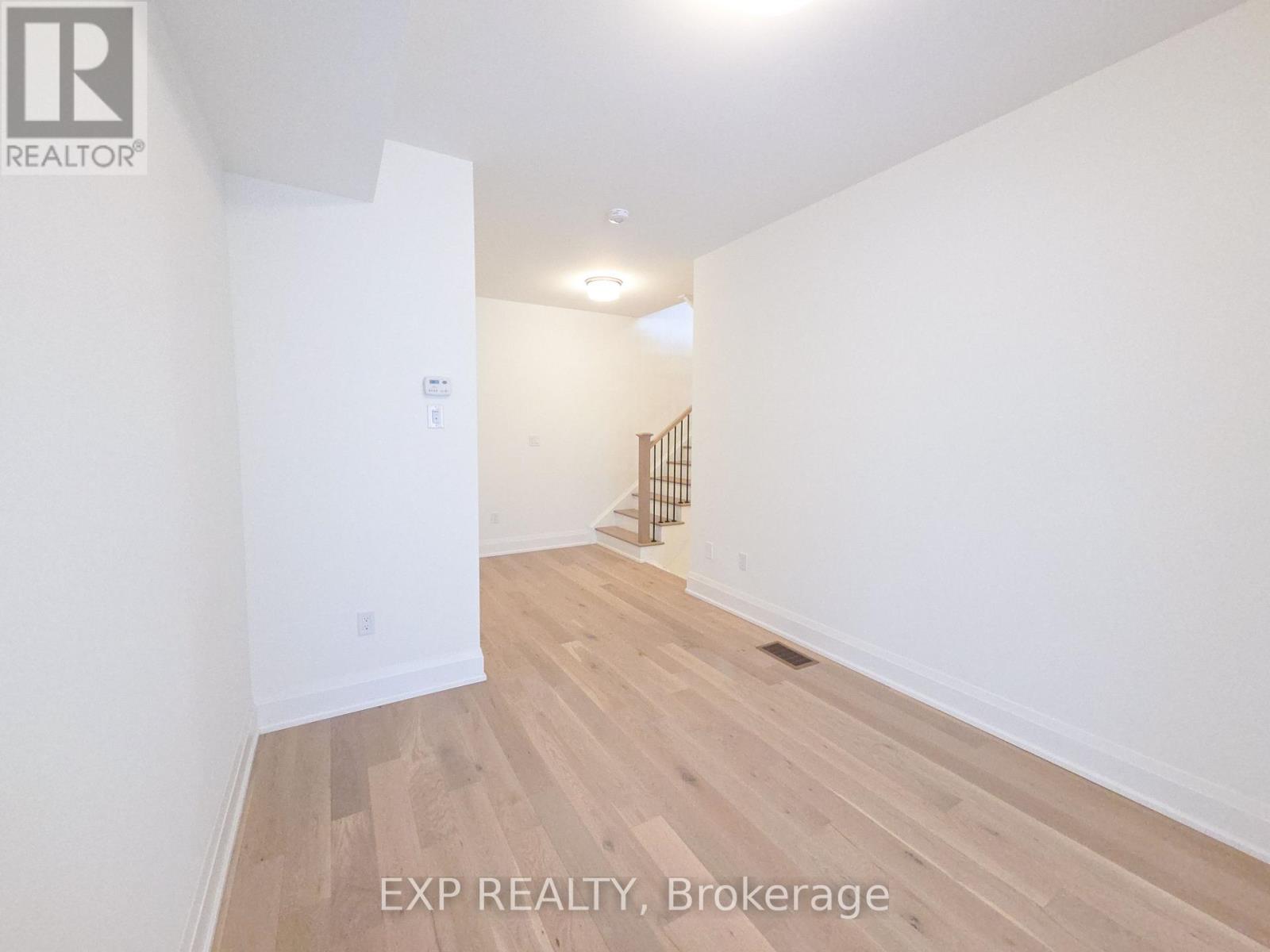 3328 Azam Way, Oakville, Ontario  L6M 4K1 - Photo 4 - W12532846