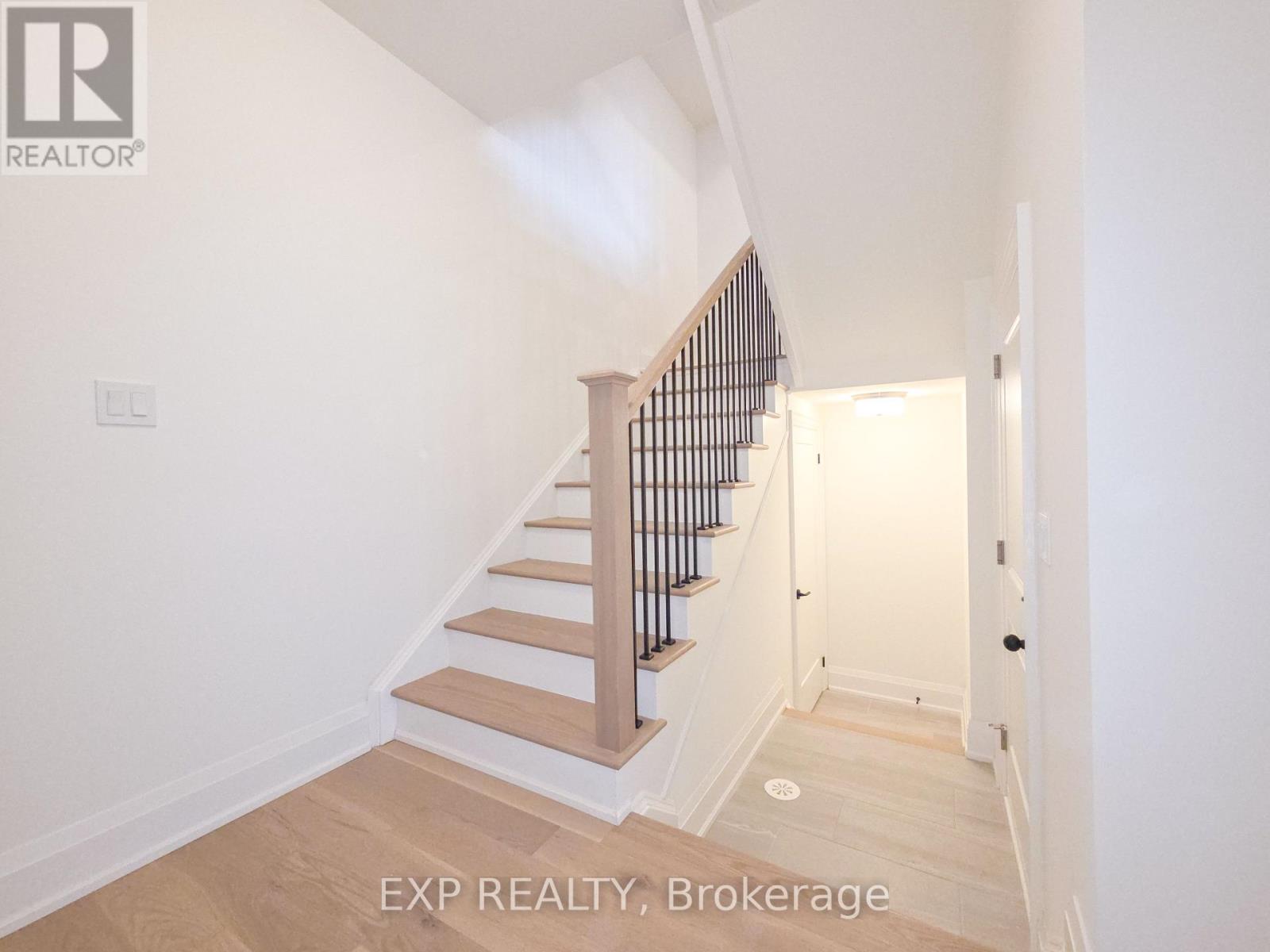 3328 Azam Way, Oakville, Ontario  L6M 4K1 - Photo 6 - W12532846