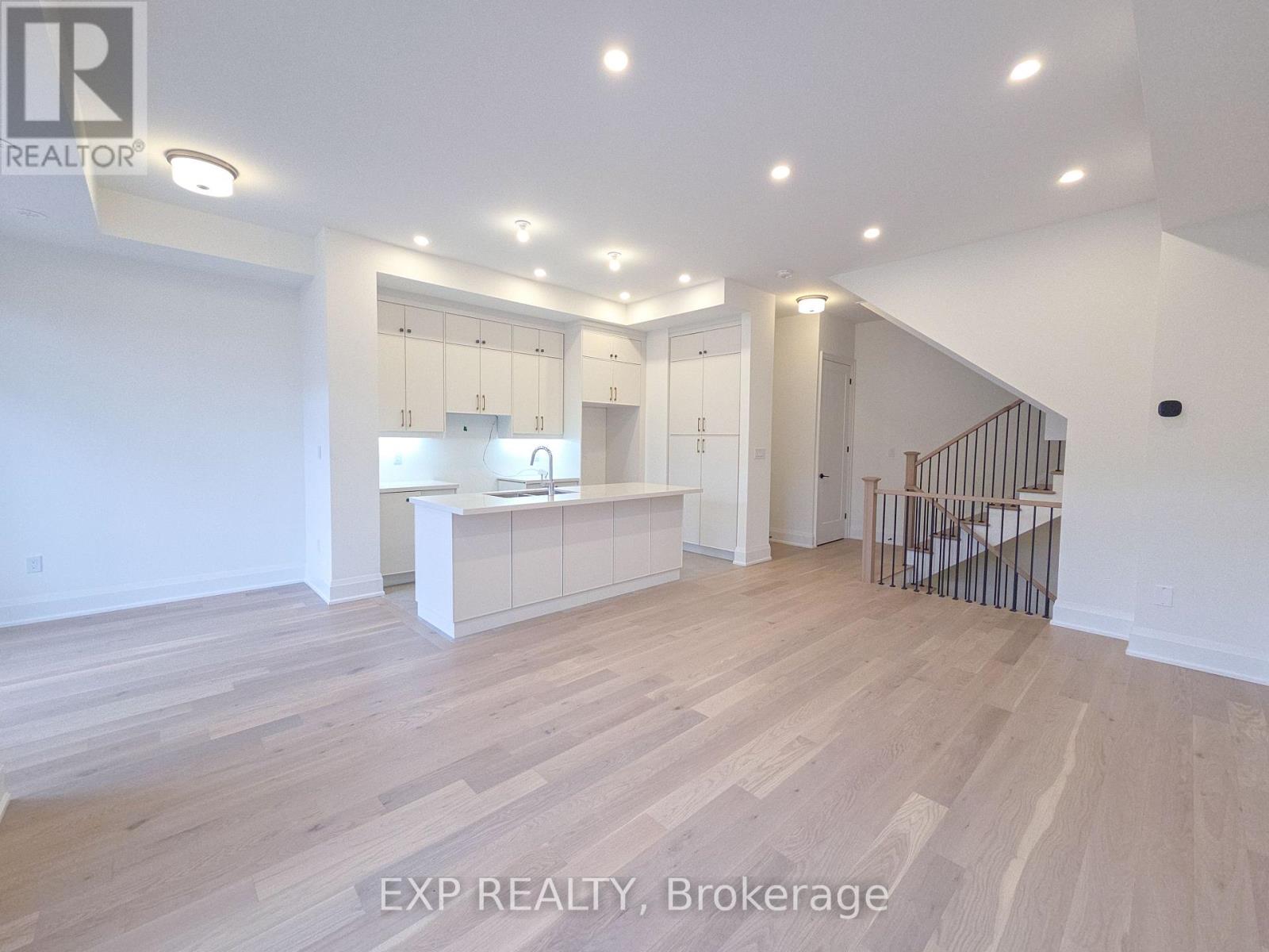 3328 Azam Way, Oakville, Ontario  L6M 4K1 - Photo 9 - W12532846