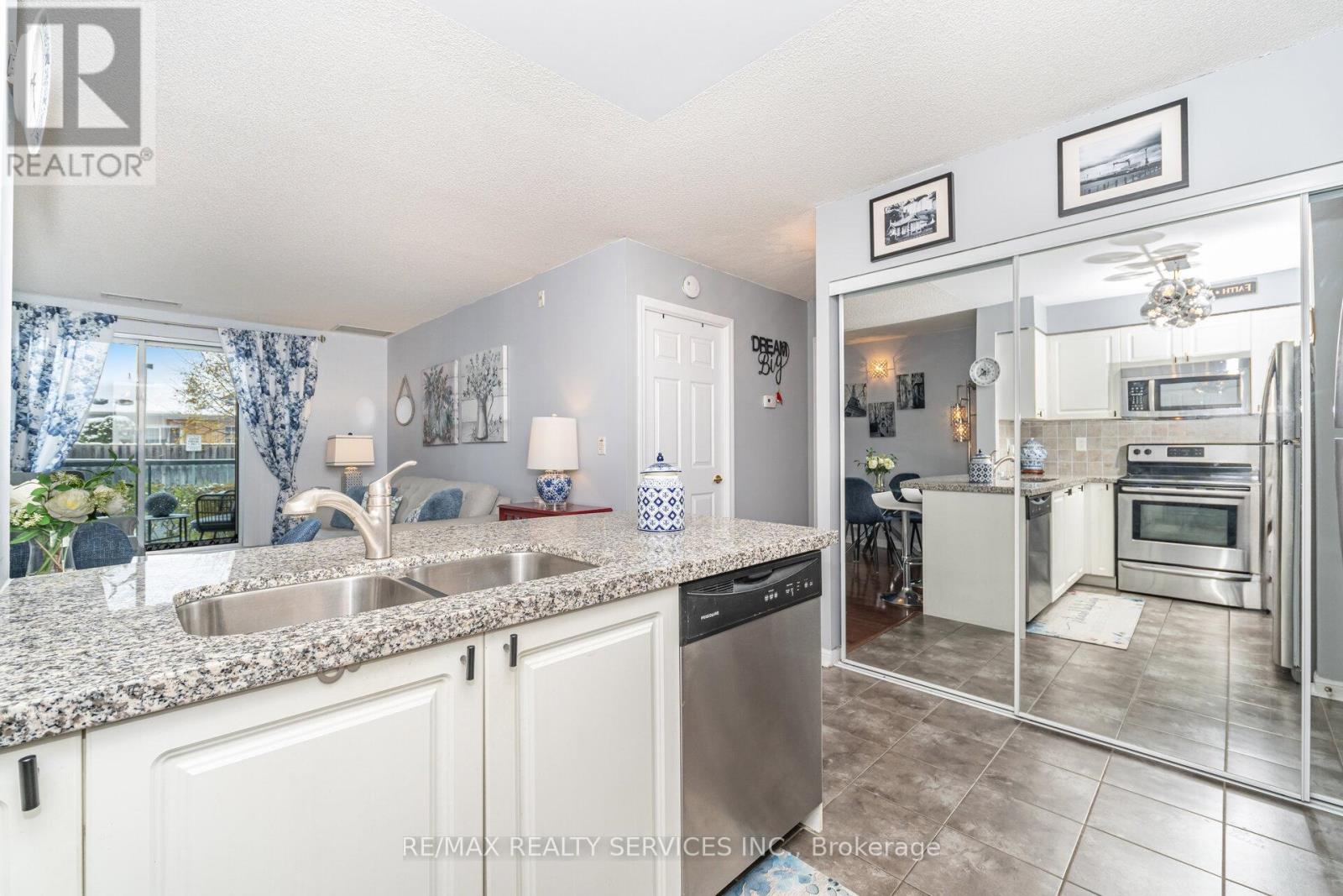 116 - 65 Via Rosedale Way, Brampton, Ontario  L6R 3N8 - Photo 6 - W12532876