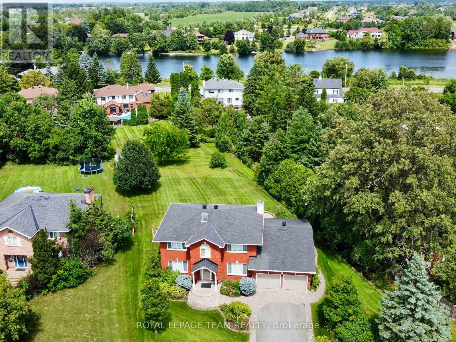 1105 Cindy Hill Crescent, Ottawa, Ontario  K4M 1E8 - Photo 2 - X12511452