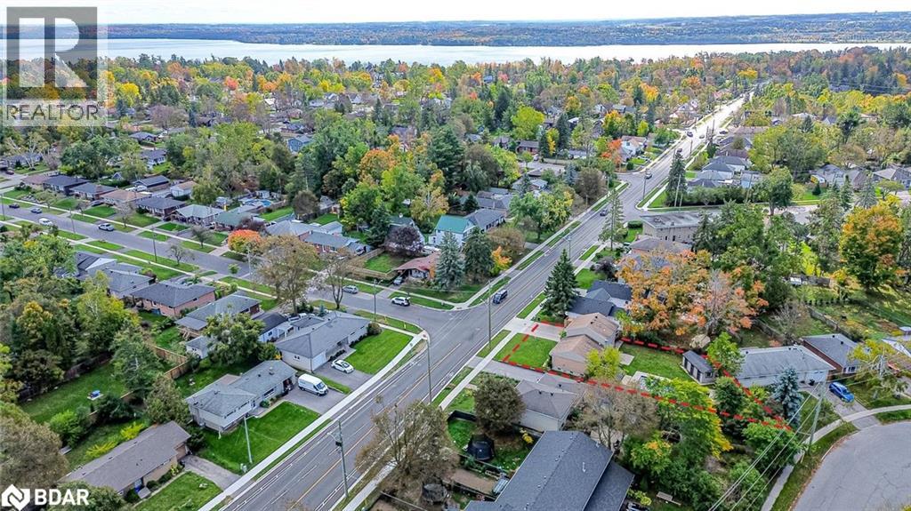 262 Duckworth Street, Barrie, Ontario  L4M 3X2 - Photo 2 - 40787446