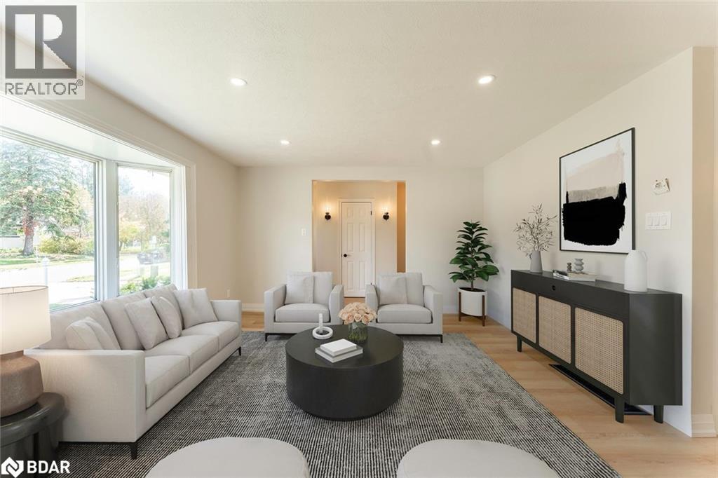 262 Duckworth Street, Barrie, Ontario  L4M 3X2 - Photo 4 - 40787446