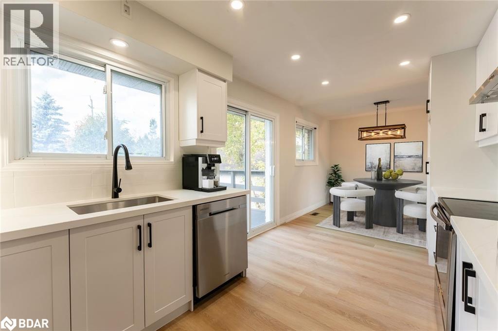 262 Duckworth Street, Barrie, Ontario  L4M 3X2 - Photo 8 - 40787446