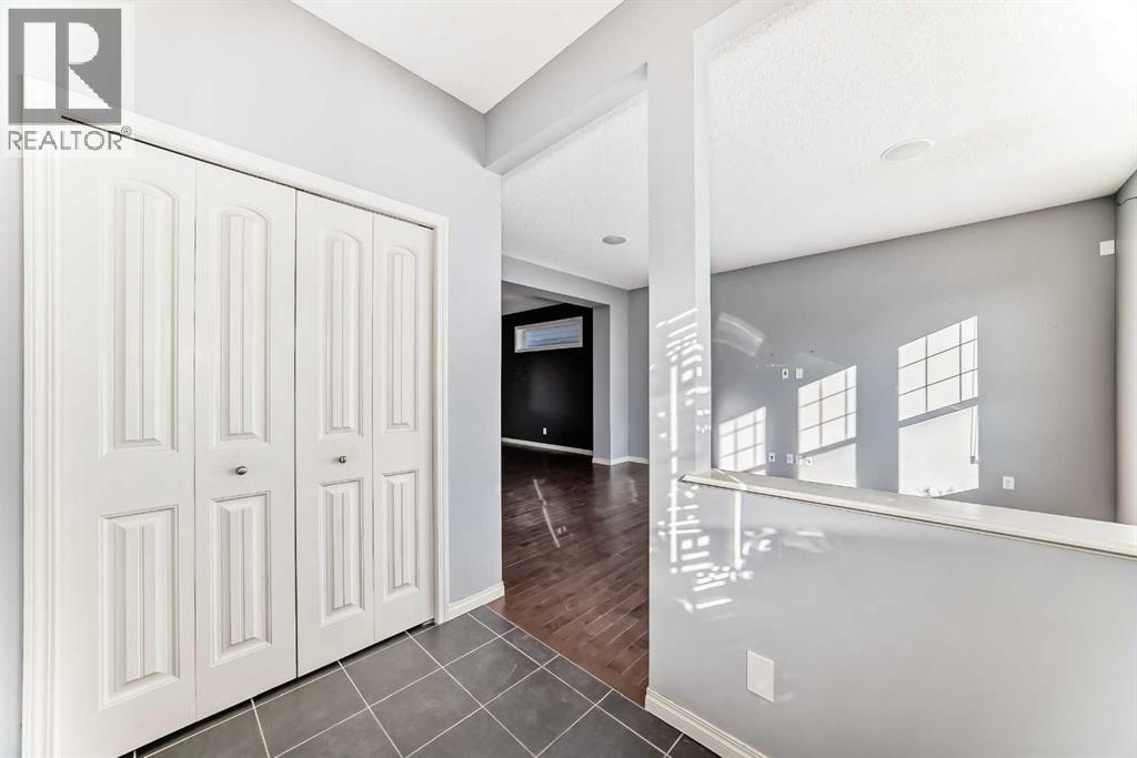 80 New Brighton Grove Se, Calgary, Alberta  T2Z 1G4 - Photo 5 - A2269079