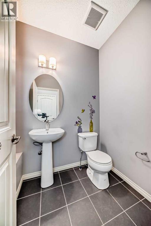 80 New Brighton Grove Se, Calgary, Alberta  T2Z 1G4 - Photo 18 - A2269079