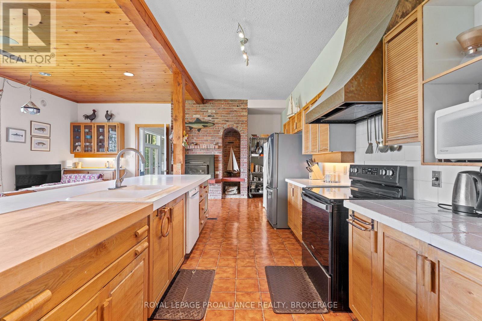 1597 Shales Road, Frontenac (Frontenac South), Ontario  K0H 2L0 - Photo 15 - X12532944