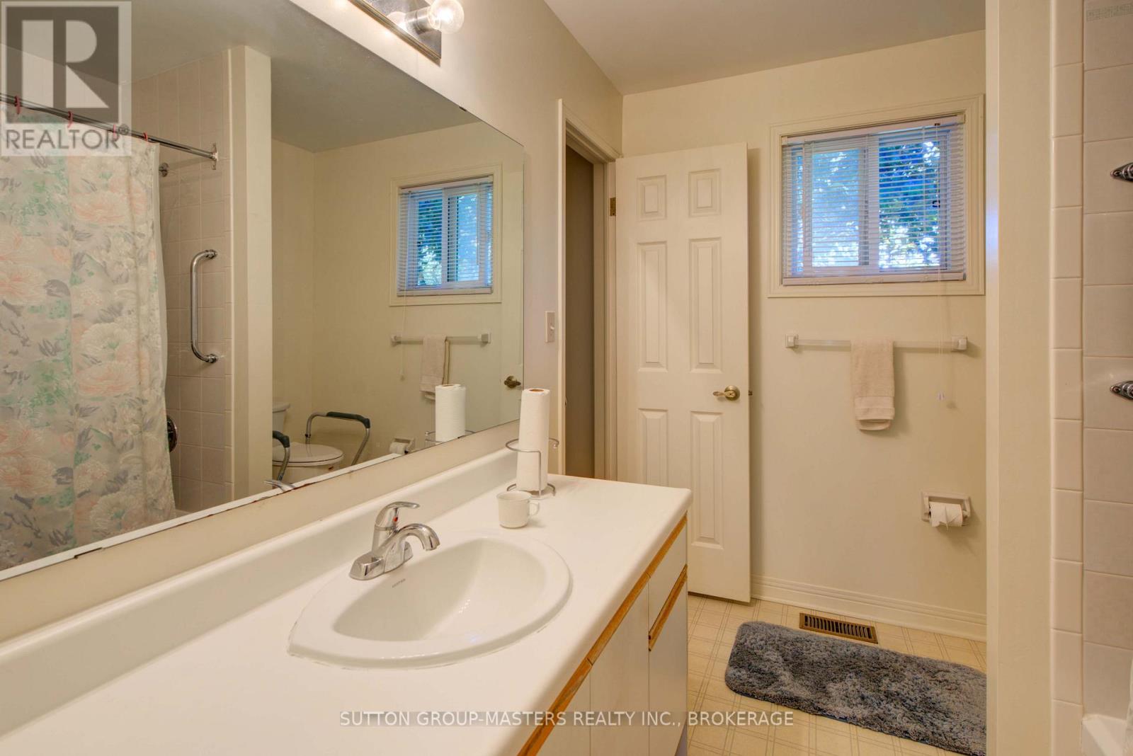 778 Davis Drive, Kingston (East Gardiners Rd), Ontario  K7M 8E7 - Photo 22 - X12533012