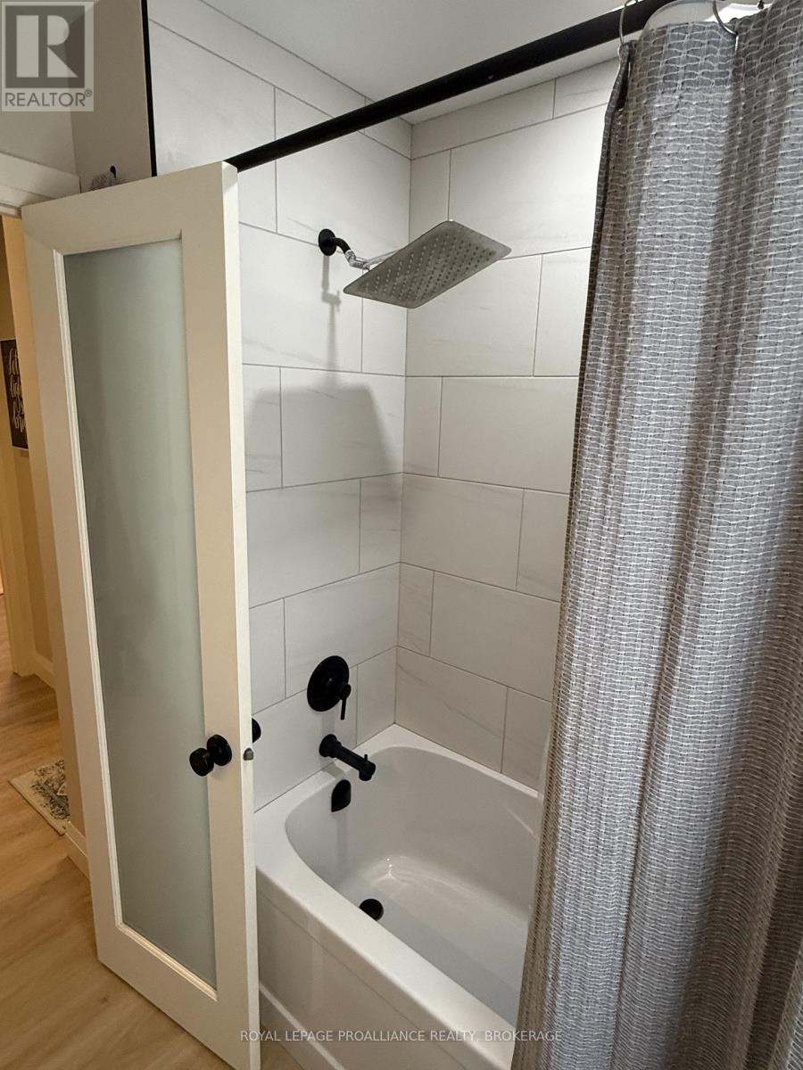 1000 Bourne Crescent, Kingston, Ontario  K7M 6N4 - Photo 12 - X12533136