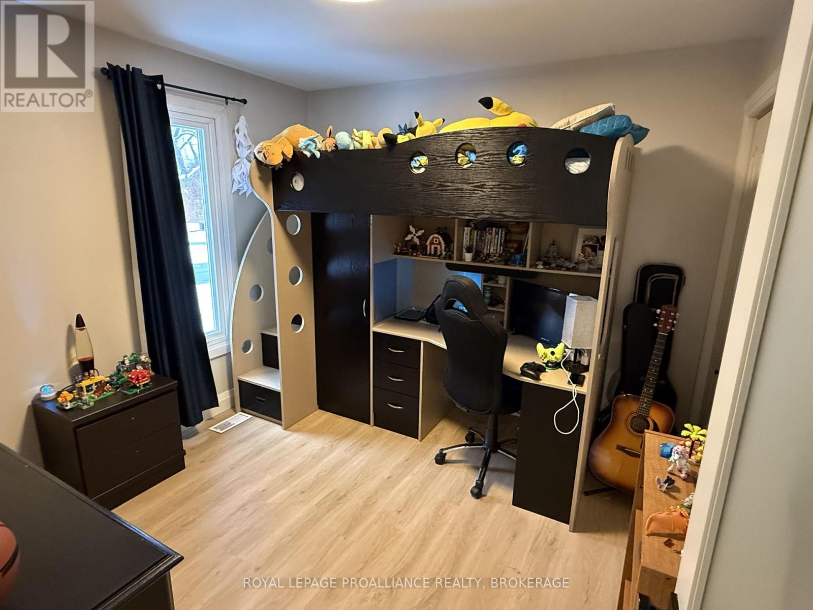 1000 Bourne Crescent, Kingston, Ontario  K7M 6N4 - Photo 15 - X12533136