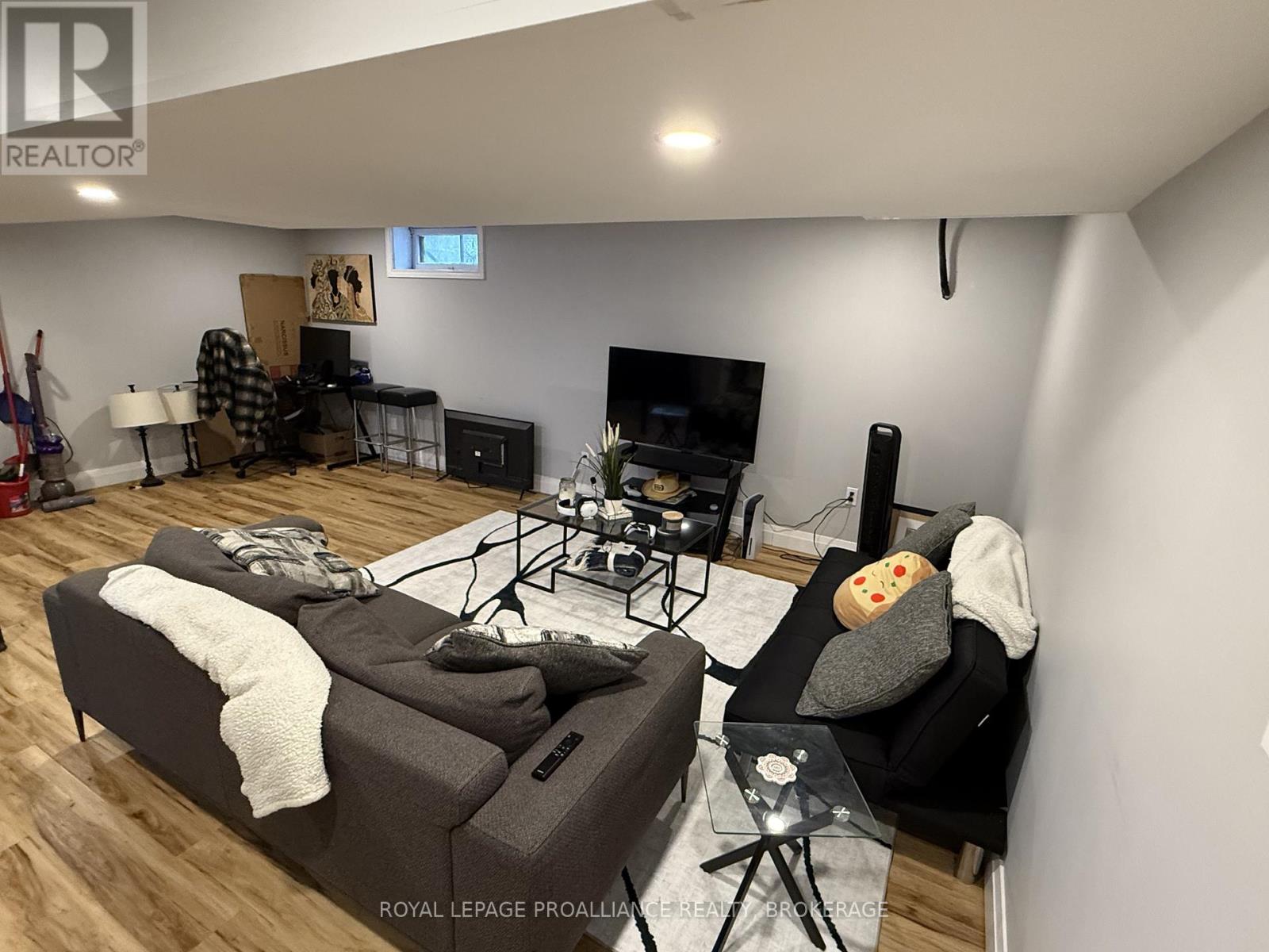 1000 Bourne Crescent, Kingston, Ontario  K7M 6N4 - Photo 19 - X12533136