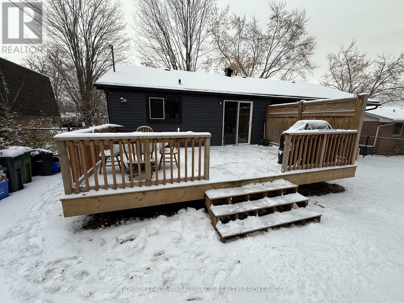 1000 Bourne Crescent, Kingston, Ontario  K7M 6N4 - Photo 27 - X12533136