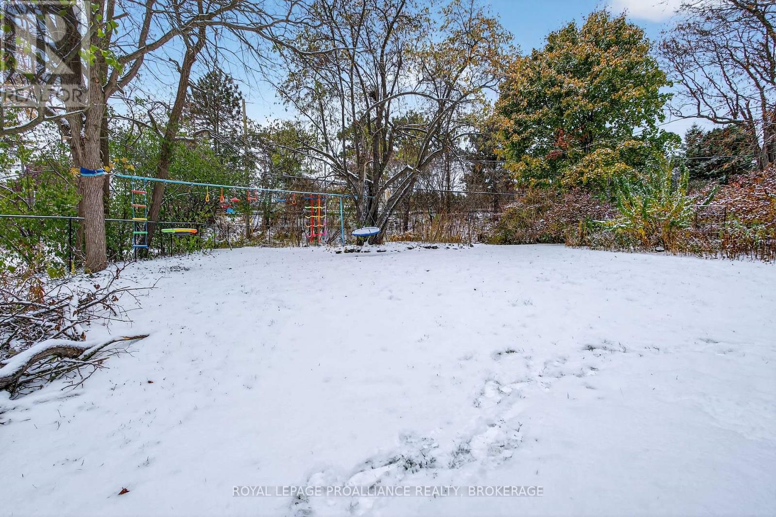 1000 Bourne Crescent, Kingston, Ontario  K7M 6N4 - Photo 28 - X12533136