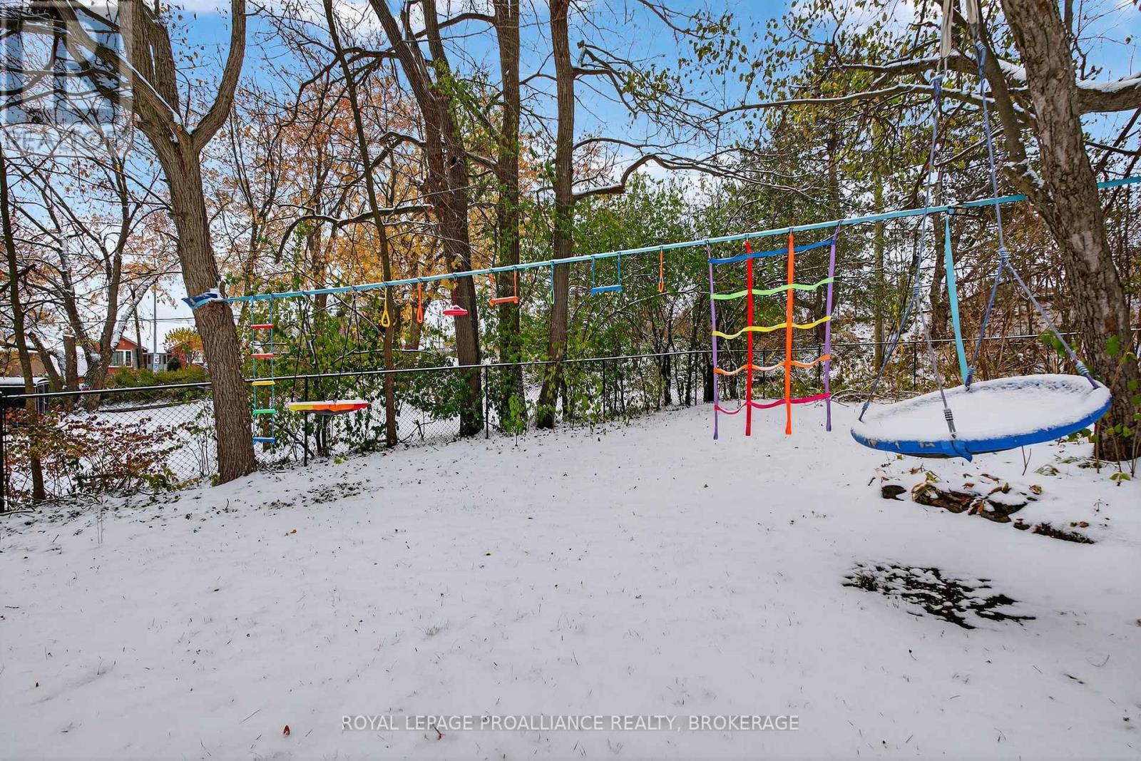 1000 Bourne Crescent, Kingston, Ontario  K7M 6N4 - Photo 29 - X12533136