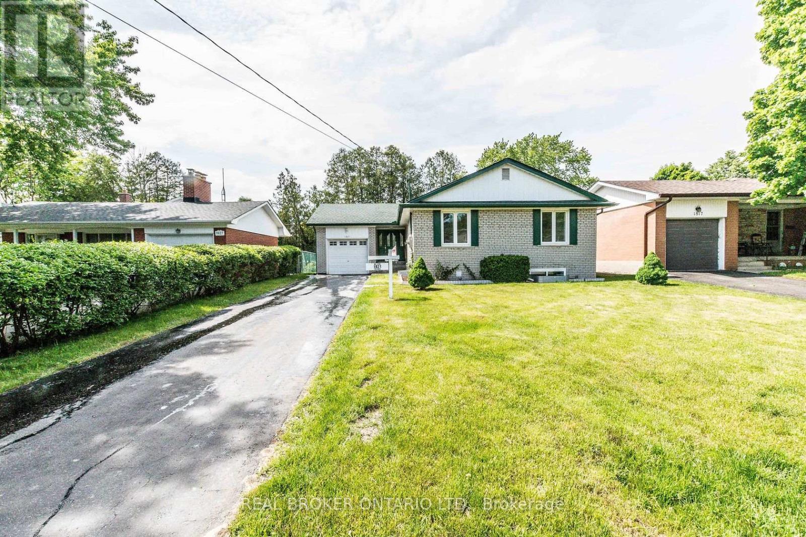 Upper - 1821 Truscott Drive, Mississauga, Ontario L5J 2A1 - Photo 2 - W12505940