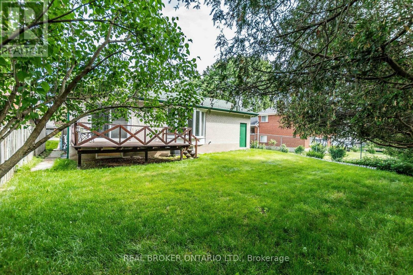 Upper - 1821 Truscott Drive, Mississauga, Ontario L5J 2A1 - Photo 35 - W12505940