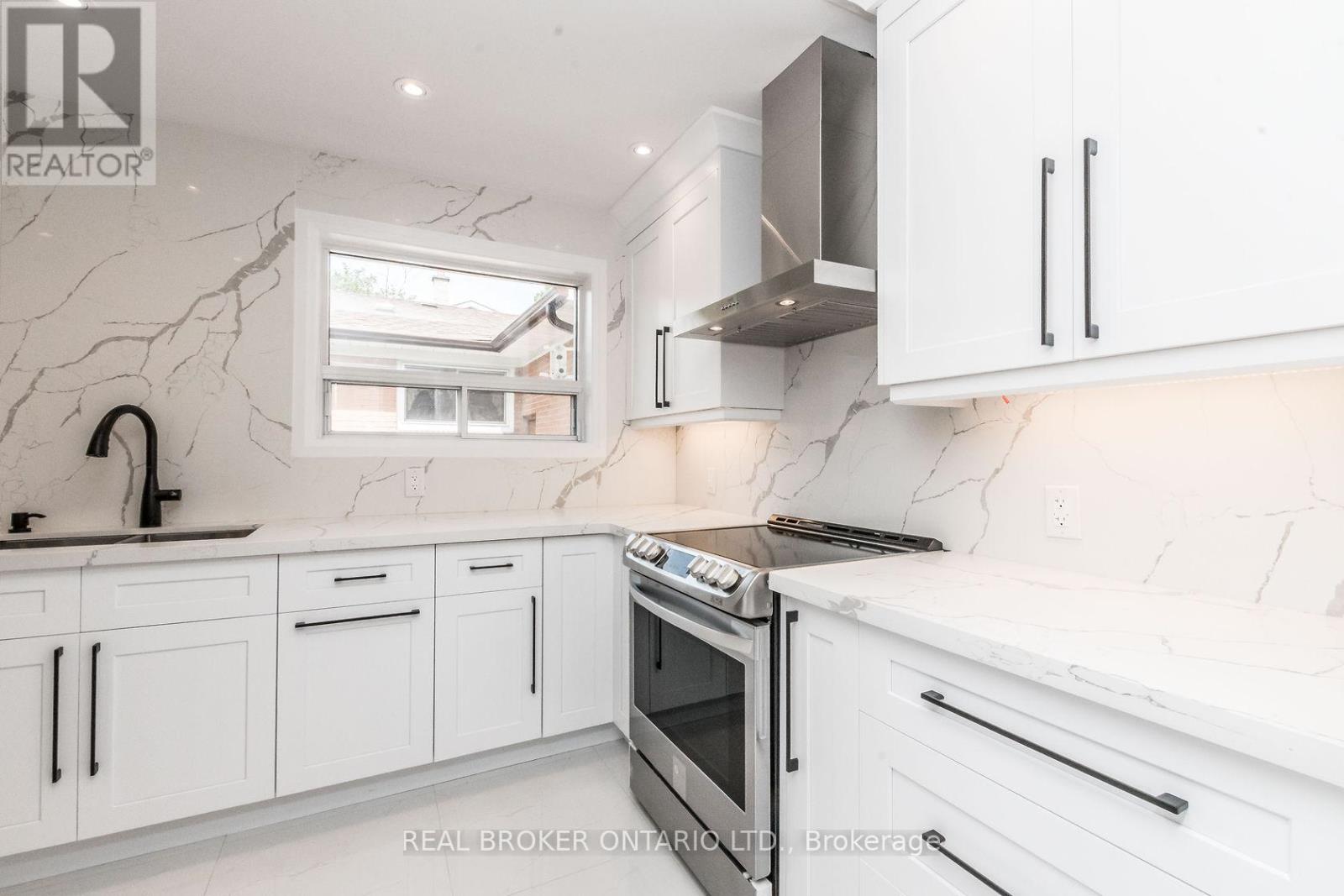 Upper - 1821 Truscott Drive, Mississauga, Ontario L5J 2A1 - Photo 18 - W12505940