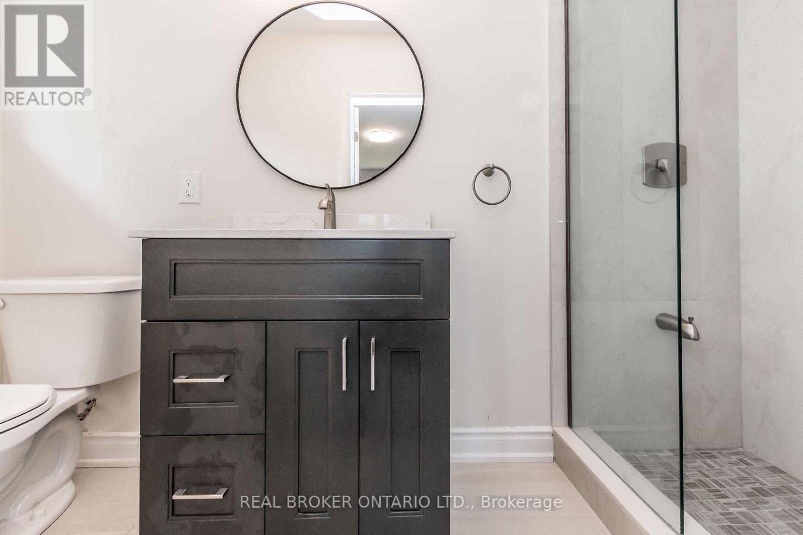 Upper - 1821 Truscott Drive, Mississauga, Ontario L5J 2A1 - Photo 32 - W12505940