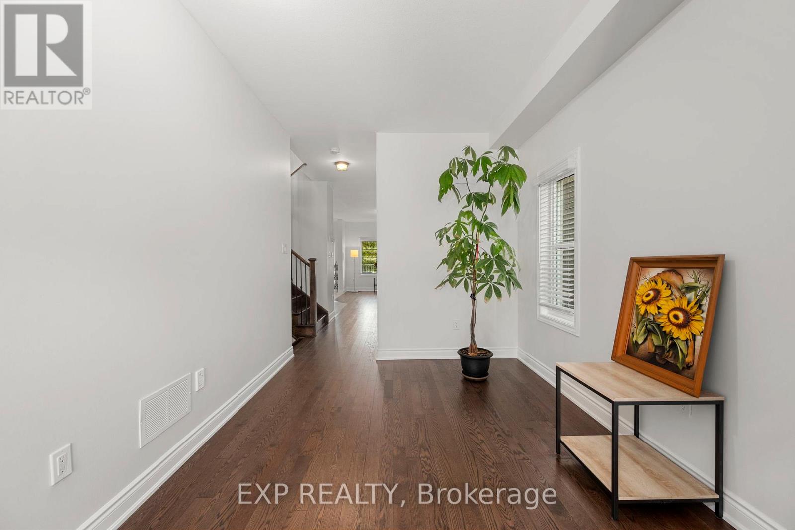 57 Courting House Place, Georgina, Ontario  L0E 1L0 - Photo 7 - N12356403