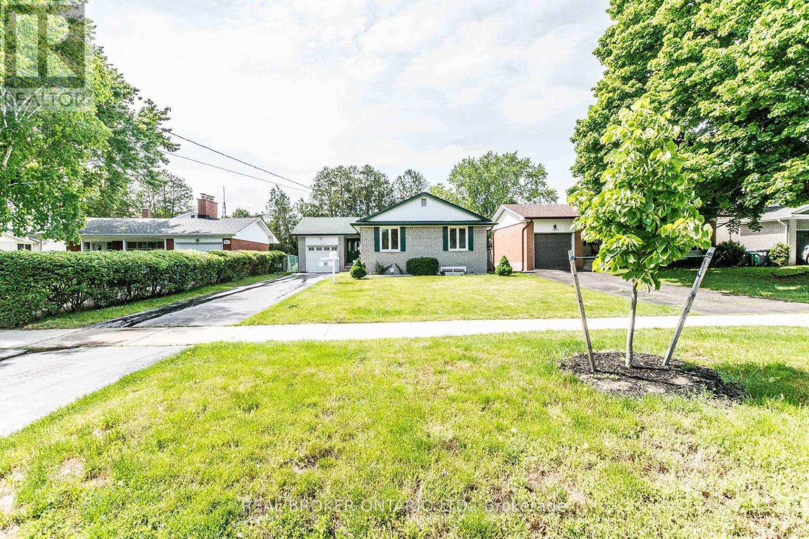 Upper - 1821 Truscott Drive, Mississauga, Ontario L5J 2A1 - Photo 40 - W12505940