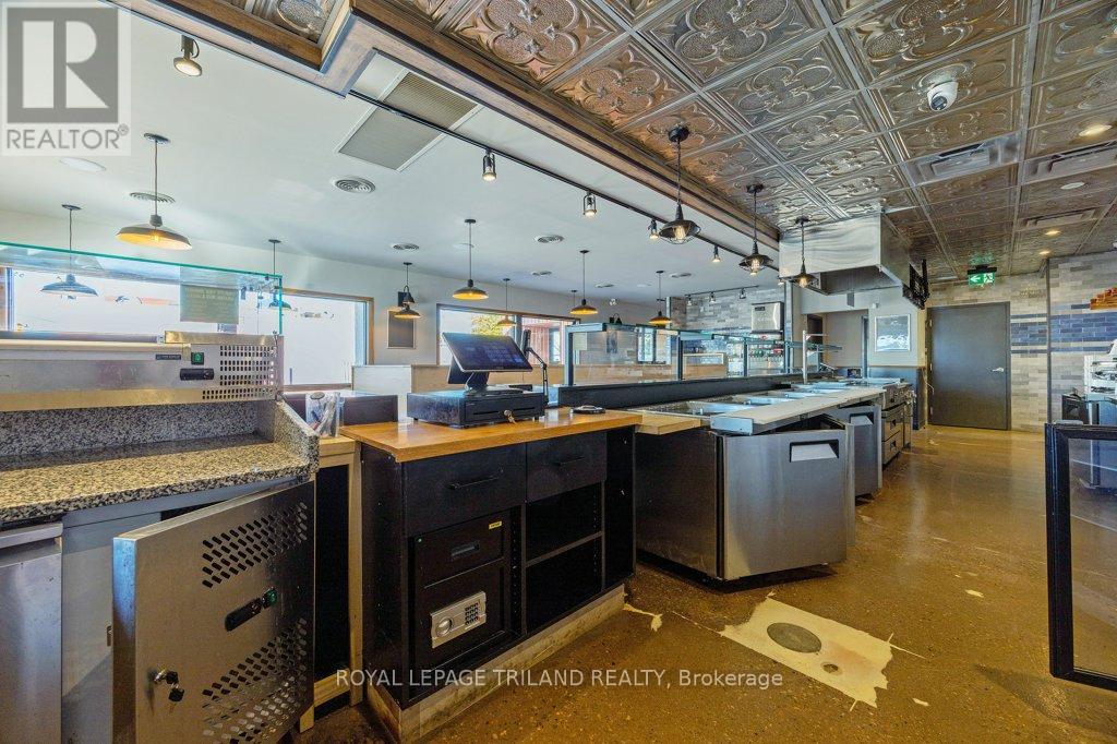 985 Talbot Street, St. Thomas, Ontario  N5P 1E9 - Photo 27 - X12533016