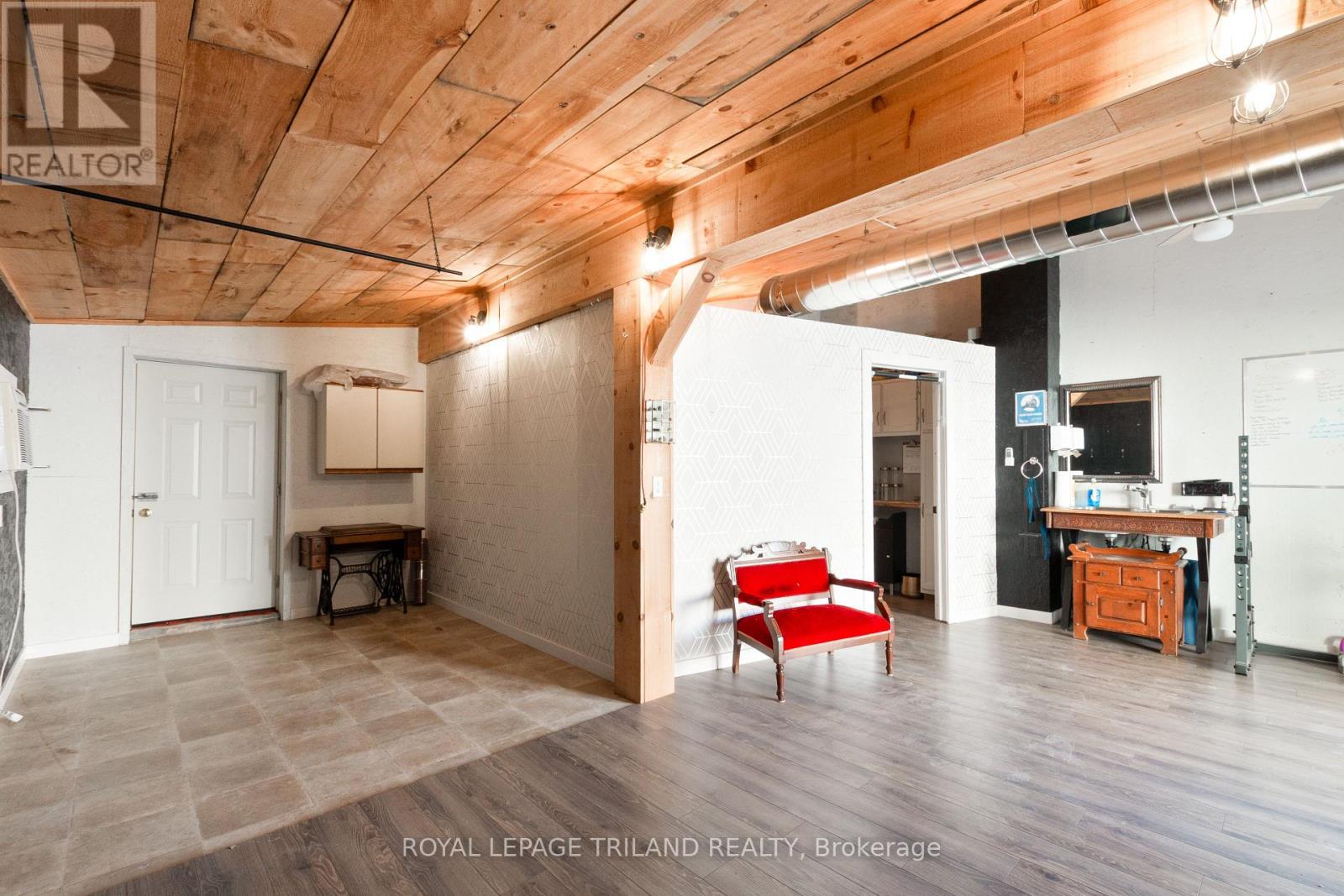 9664 Belmont Road, Central Elgin (New Sarum), Ontario  N5P 3S7 - Photo 40 - X12533188