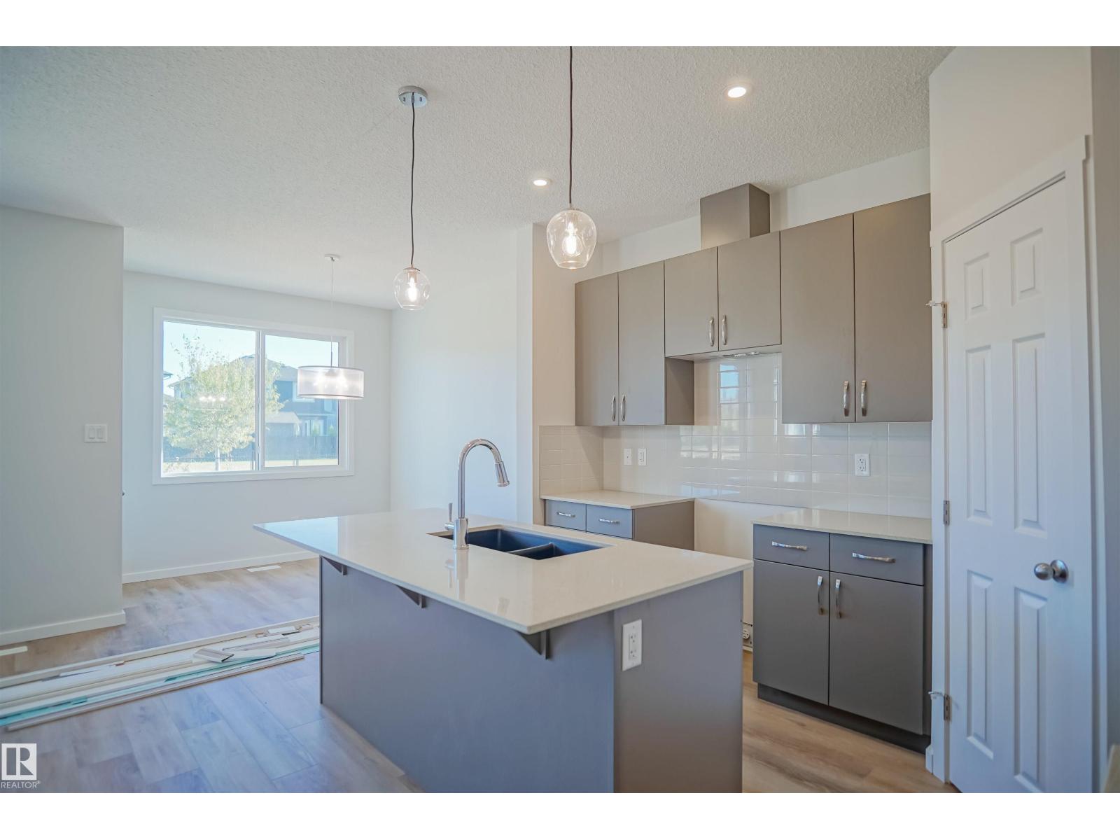 938 18 Av Nw, Edmonton, Alberta  T6T 2V2 - Photo 11 - E4465380